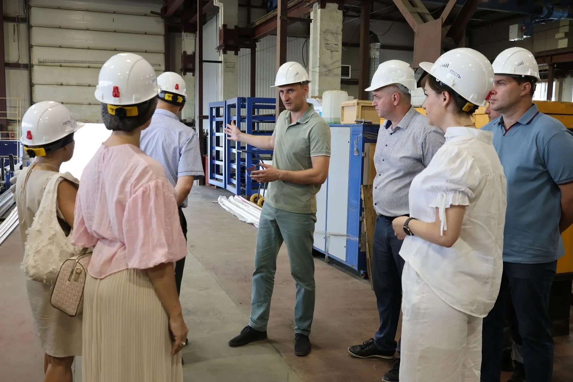 Нестандартное оборудование и бережливое производство: строительная сфера Омской области повышает производительность труда
